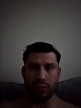 Robertoxxx89 online show from December 2, 9:29 pm