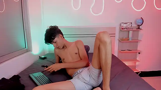 luccas ferreira online show from November 12, 7:52 pm