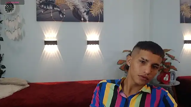 Snapshot of LiamBlack16 chatting on October 3, 2:11 pm LiamBlack16 online show from October 3, 2:11 pm