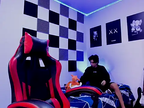 jeycobb online show from December 3, 12:00 pm