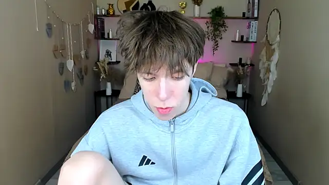 MarkBranston online show from April 10, 2:35 pm