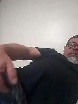 Snapshot of bozocwb chatting on October 31, 2:24 am bozocwb online show from October 31, 2:24 am