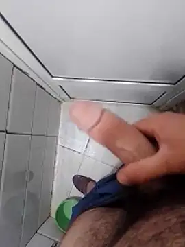 Iuhggikk online show from November 4, 11:06 pm