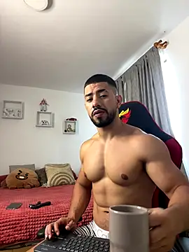 Ezzio Scolaro online show from November 10, 12:10 pm