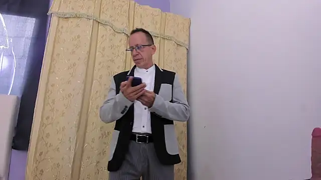  axelking  online show from March 27, 11:44 am