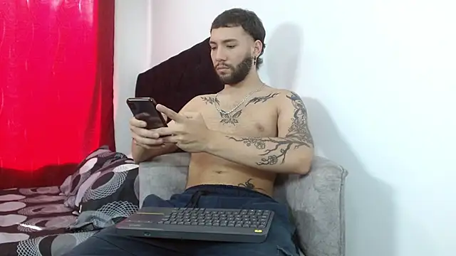 Snapshot of angel_kyrozz chatting on October 22, 7:27 pm angel kyrozz online show from October 22, 7:27 pm
