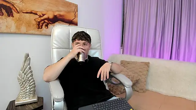 Leoo Miller online show from November 5, 4:25 am