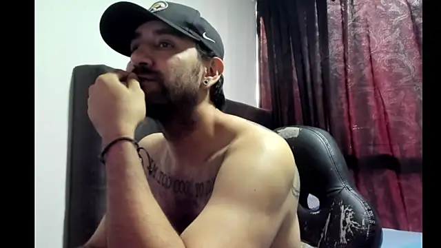 coolfriki online show from December 3, 9:43 pm