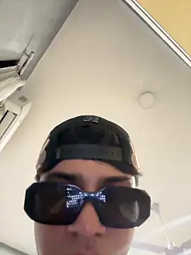 lain213 online show from October 7, 7:01 am