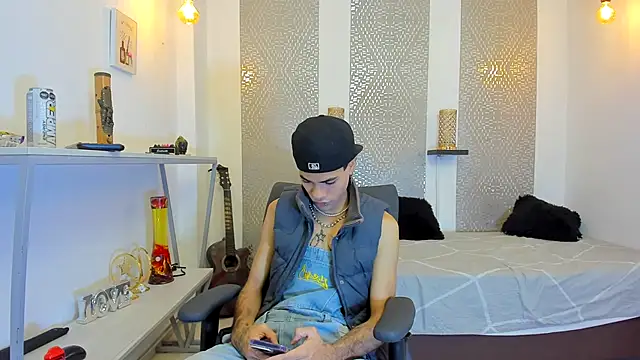 JacobBlackwell  online show from November 10, 7:41 pm