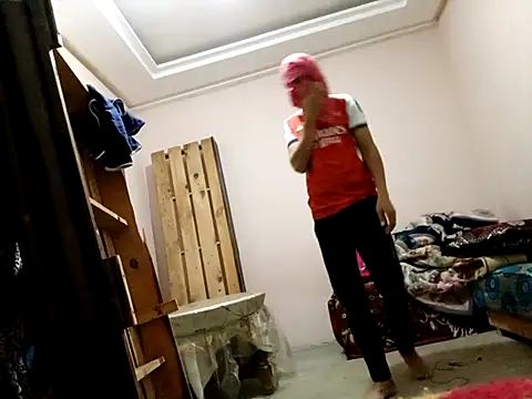 latarak321 online show from October 29, 6:00 pm