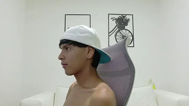 Snapshot of SEBAS_LOVER_ chatting on October 15, 9:22 pm SEBAS LOVER online show from October 15, 9:22 pm