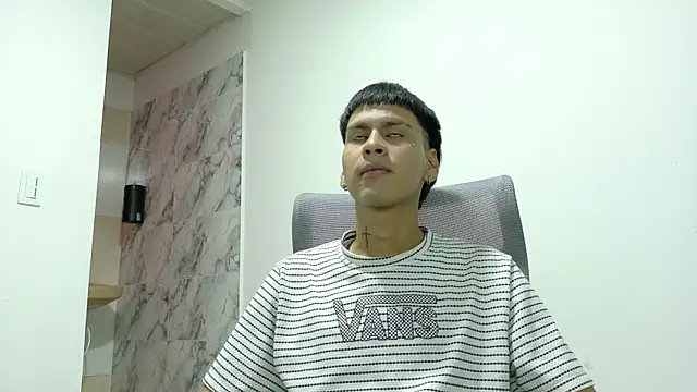 Snapshot of SEBAS_LOVER_ chatting on October 20, 8:02 pm SEBAS LOVER online show from October 20, 8:02 pm