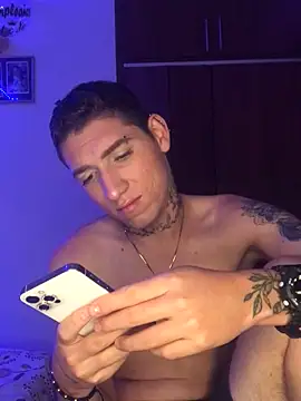 Snapshot of davidxxx_2012 chatting on October 14, 7:43 pm davidxxx 2012 online show from October 14, 7:43 pm