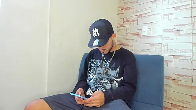 Master King Crazzy777 online show from October 10, 8:45 pm