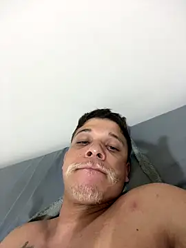 Snapshot of CabaMacho22 chatting on October 22, 2:26 am CabaMacho22 online show from October 22, 2:26 am