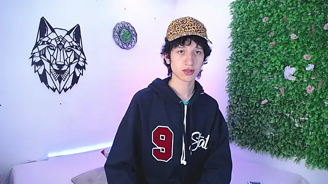 Emo Boy  online show from December 1, 12:41 pm