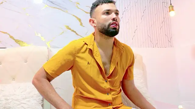 onlymen2025 online show from March 26, 1:04 pm