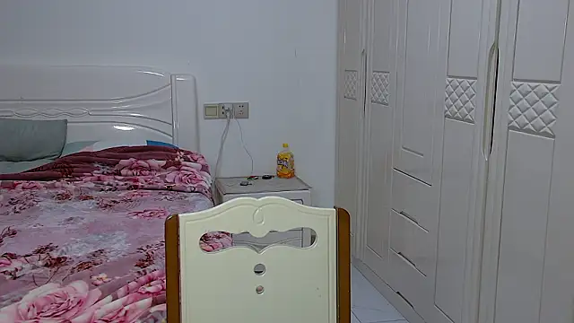 KK-cuteboy online show from February 5, 3:46 am