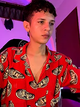 tylernova online show from November 1, 4:05 am