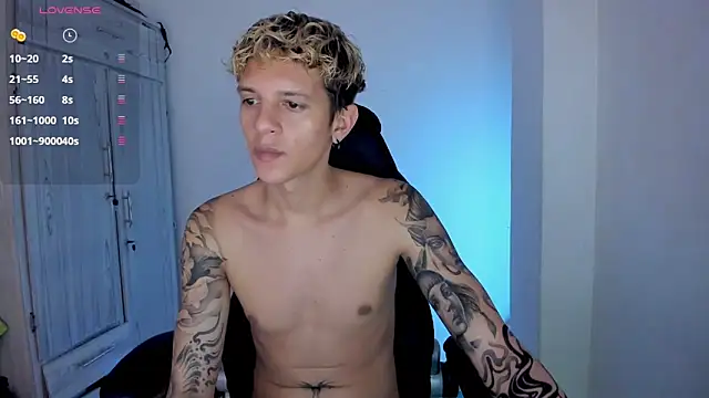 tylernova online show from April 13, 8:04 am