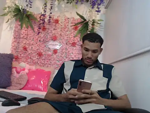 ADRIEL  VEGA online show from October 30, 10:11 pm