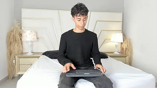 Zahir Ashar online show from October 16, 11:40 am