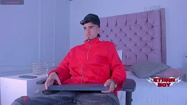 Ethan Boy  online show from December 1, 8:56 pm