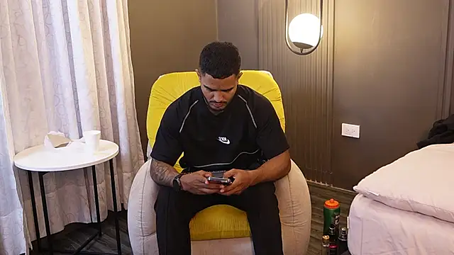 Reik Vonn online show from April 9, 12:00 pm