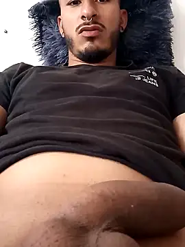 Snapshot of emilianocollins chatting on October 19, 6:11 pm emilianocollins online show from October 19, 6:11 pm