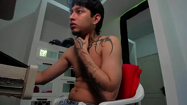 Sky Wild online show from April 10, 8:05 pm