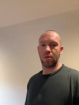 Missleil online show from October 31, 3:37 pm