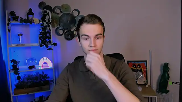 astren villo online show from April 9, 5:38 am