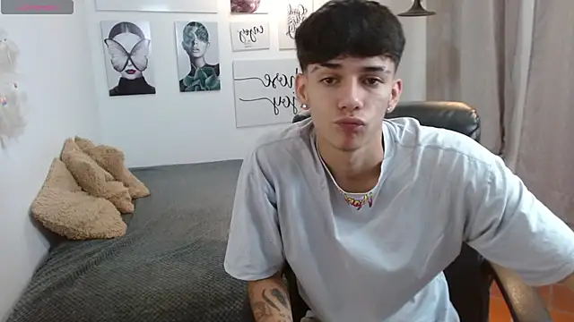 AmethystShadow17 online show from October 30, 4:41 pm