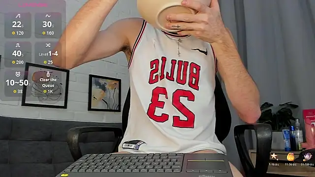 MATEO HUNTER online show from December 5, 5:47 am