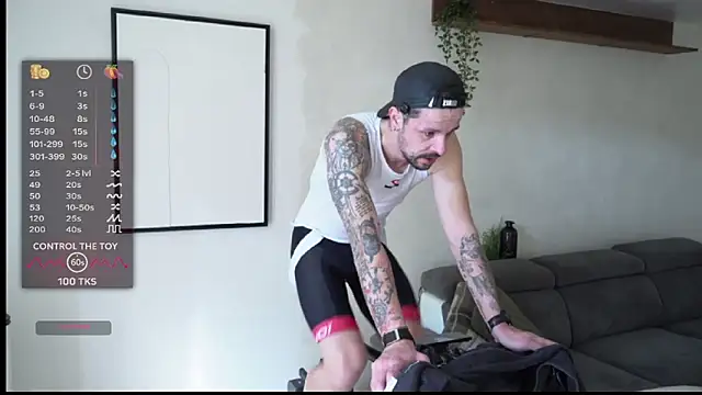 monsieurguitsxxx online show from February 27, 1:44 pm