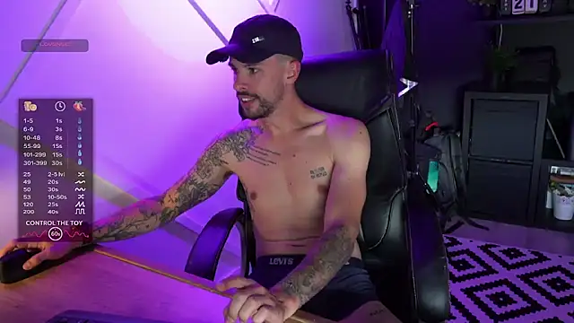 monsieurguitsxxx online show from July 7, 12:42 pm