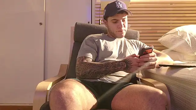 KevinWolf777 online show from March 31, 3:41 am