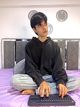 lukas boylatin online show from October 23, 11:35 am