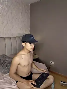 Aaron Eze online show from January 12, 9:19 pm