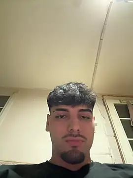 emir343475 online show from March 2, 8:27 pm