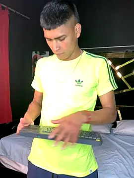 Emiliano Reyes online show from November 24, 4:24 am