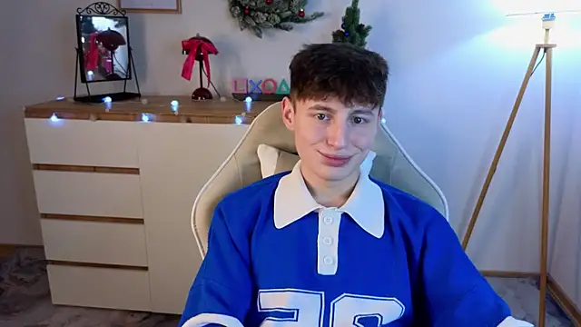 crisp1n online show from December 14, 3:08 pm