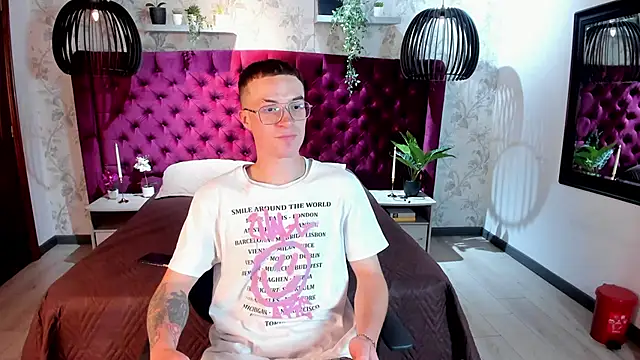 Lil James online show from November 14, 8:43 pm