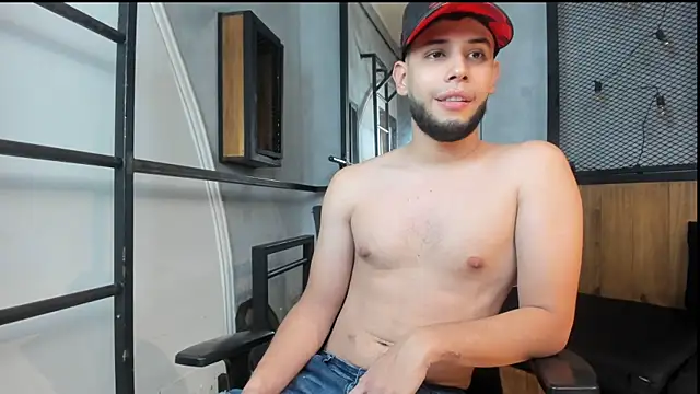 Maxcole 07 online show from November 30, 7:49 pm