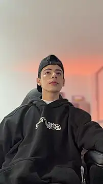 Sebastian Reed online show from February 25, 5:52 am