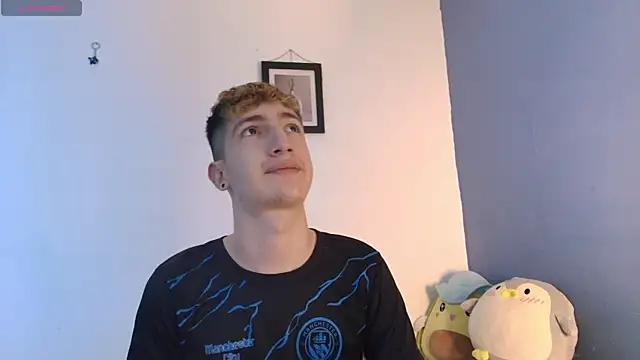 Erick Taylor3 online show from June 14, 9:06 pm