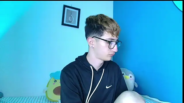 Erick Taylor3 online show from February 26, 10:00 pm