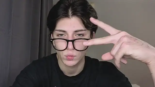 Oliver star boy  online show from November 4, 5:36 pm