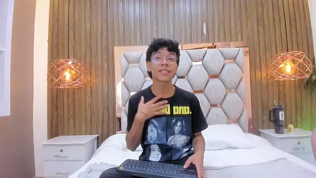 adams bobby online show from June 22, 11:15 am